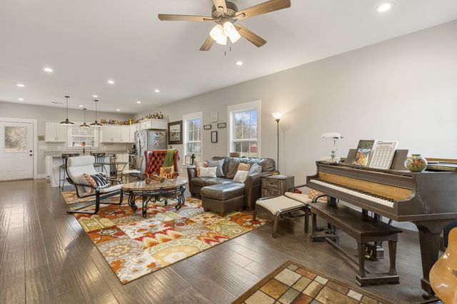 4220 Highway 231, S, Castalian Springs, TN 37031