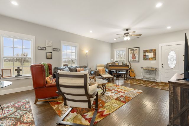 4220 Highway 231, S, Castalian Springs, TN 37031