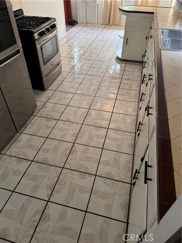 903 E 7th Street, Pomona, CA 91766