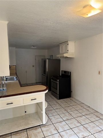 903 E 7th Street, Pomona, CA 91766