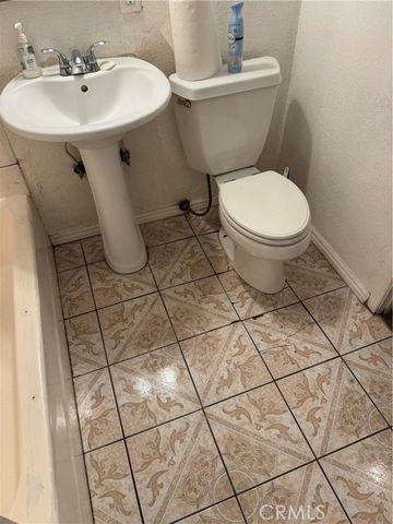 903 E 7th Street, Pomona, CA 91766