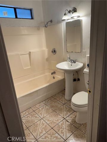 903 E 7th Street, Pomona, CA 91766