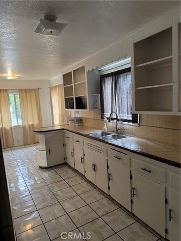 903 E 7th Street, Pomona, CA 91766