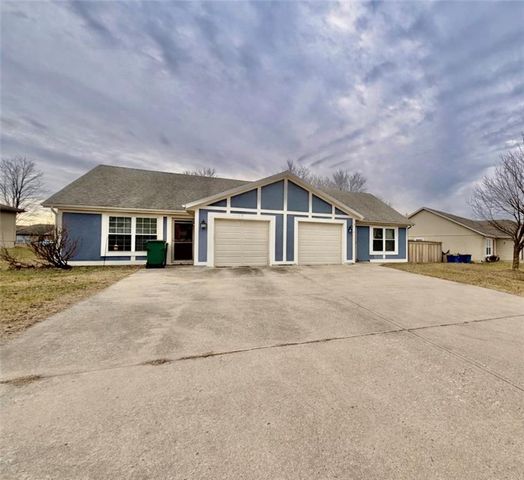789 Pinewood Street, Gardner, KS 66030