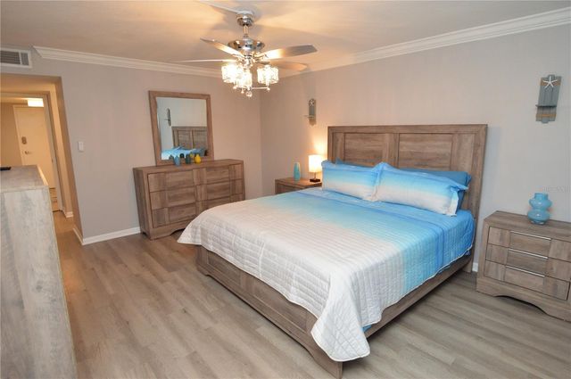 4908 38TH WAY S 501, St Petersburg, FL 33711