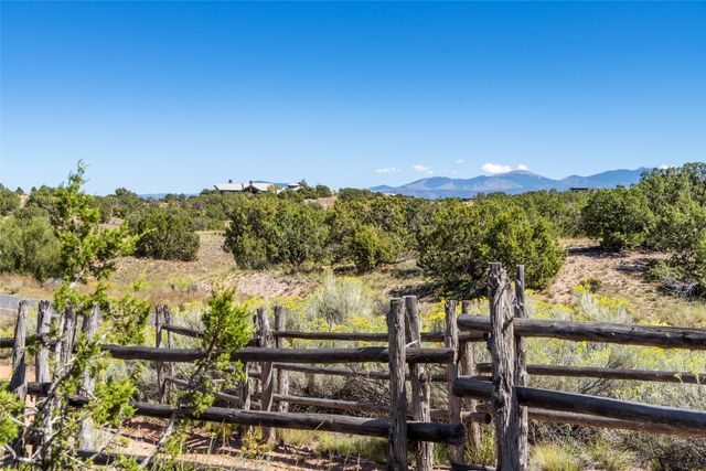 5 Campo del Viento, Santa Fe, NM 87506