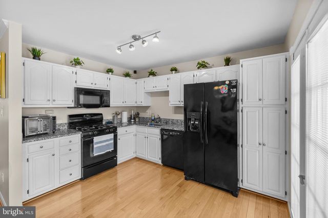 2816 BRIER POND CIR, Woodbridge, VA 22191