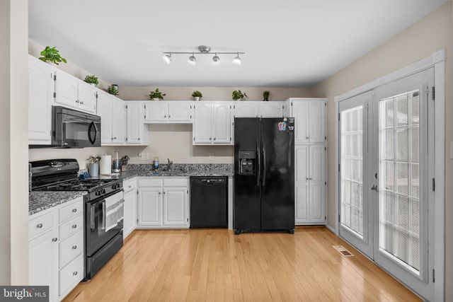 2816 BRIER POND CIR, Woodbridge, VA 22191