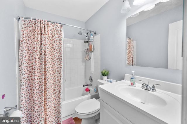 2816 BRIER POND CIR, Woodbridge, VA 22191