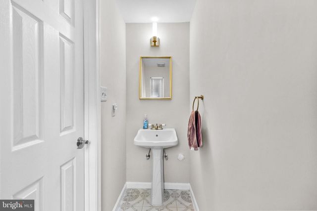 2816 BRIER POND CIR, Woodbridge, VA 22191