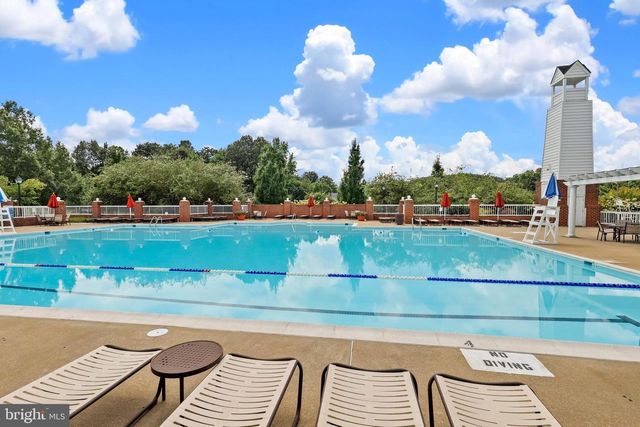 2816 BRIER POND CIR, Woodbridge, VA 22191