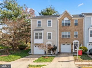 2816 BRIER POND CIR, Woodbridge, VA 22191