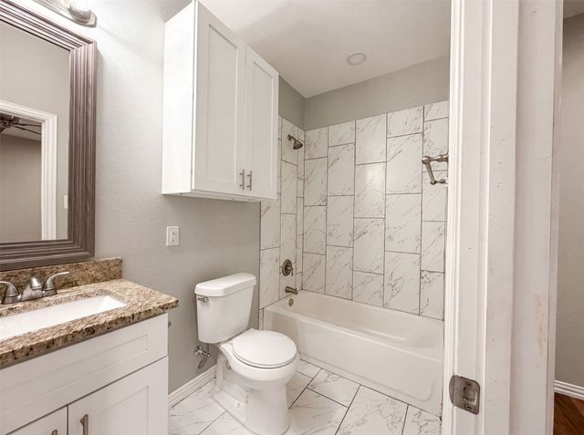 619 E Arlington Avenue, Fort Worth, TX 76104