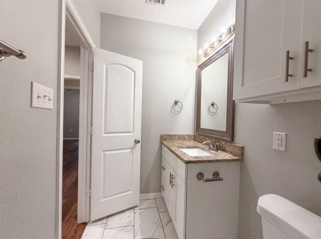 619 E Arlington Avenue, Fort Worth, TX 76104