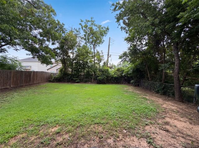 619 E Arlington Avenue, Fort Worth, TX 76104
