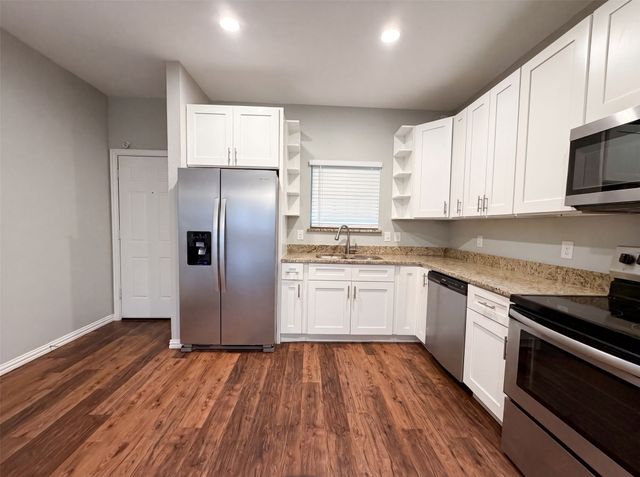 619 E Arlington Avenue, Fort Worth, TX 76104