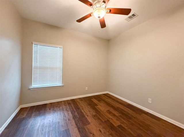 619 E Arlington Avenue, Fort Worth, TX 76104
