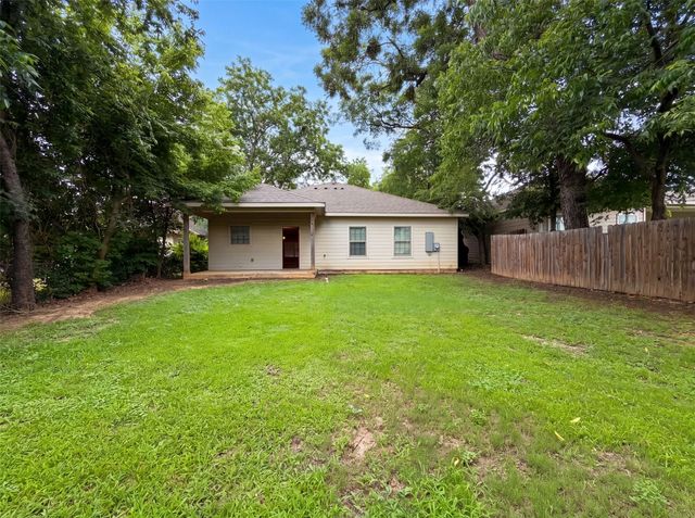 619 E Arlington Avenue, Fort Worth, TX 76104