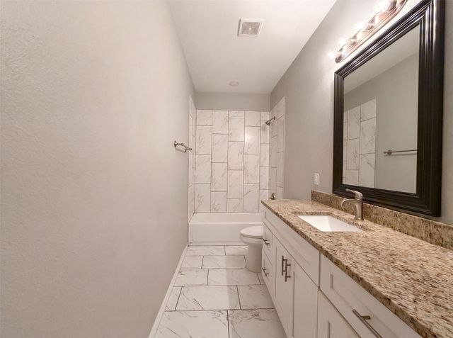 619 E Arlington Avenue, Fort Worth, TX 76104