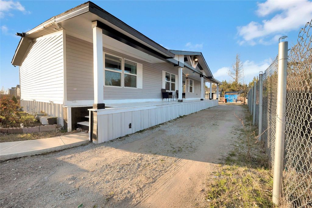 771 Road 5737, Cleveland, TX 77327