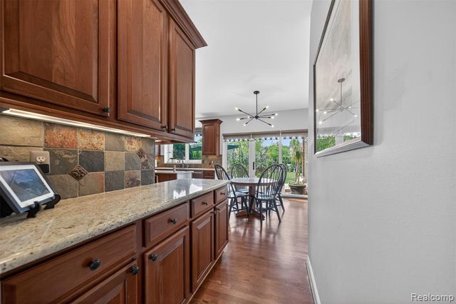 41621 Hempshire Street, Novi, MI 48375