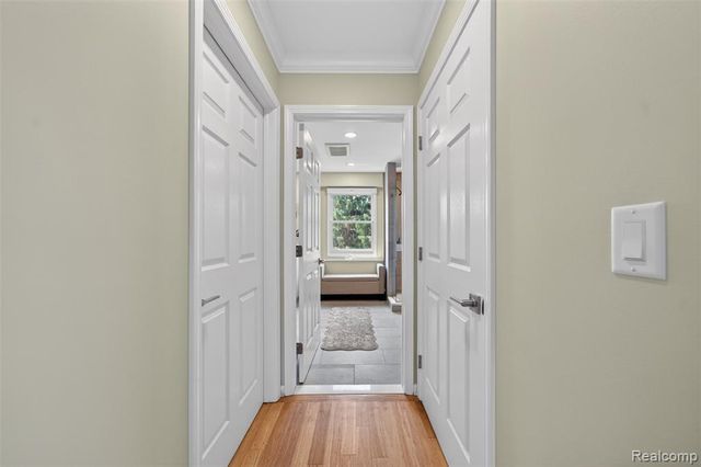 41621 Hempshire Street, Novi, MI 48375