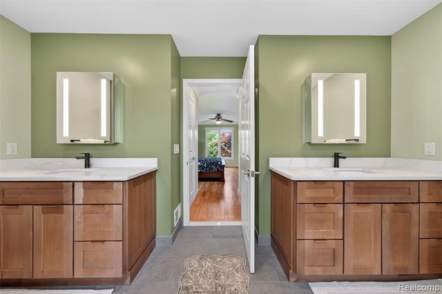 41621 Hempshire Street, Novi, MI 48375