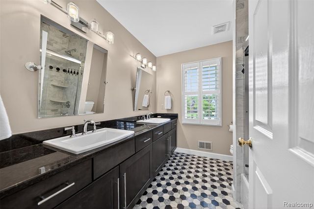 41621 Hempshire Street, Novi, MI 48375