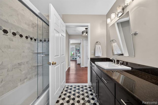 41621 Hempshire Street, Novi, MI 48375