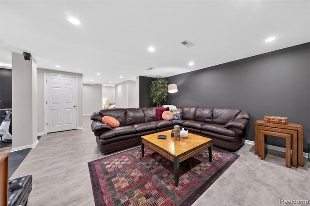 41621 Hempshire Street, Novi, MI 48375