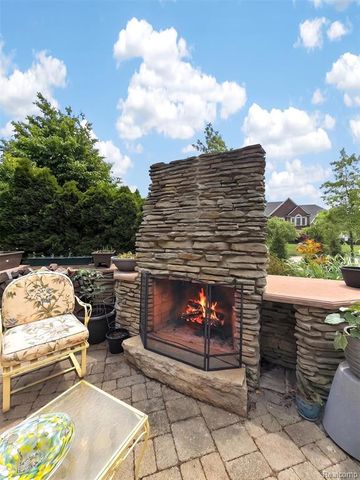 41621 Hempshire Street, Novi, MI 48375
