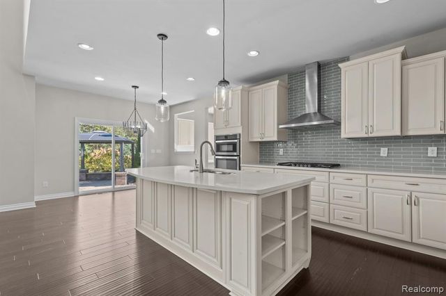 1526 Hickory Ridge Court, Canton, MI 48187