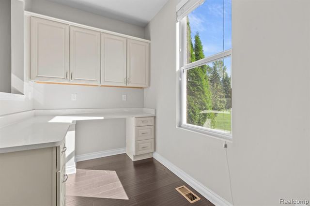 1526 Hickory Ridge Court, Canton, MI 48187