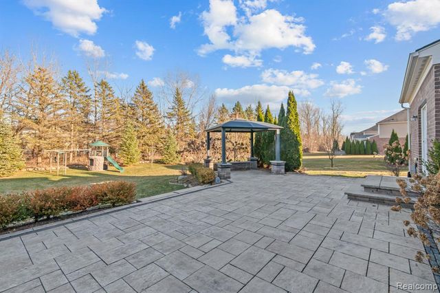 1526 Hickory Ridge Court, Canton, MI 48187