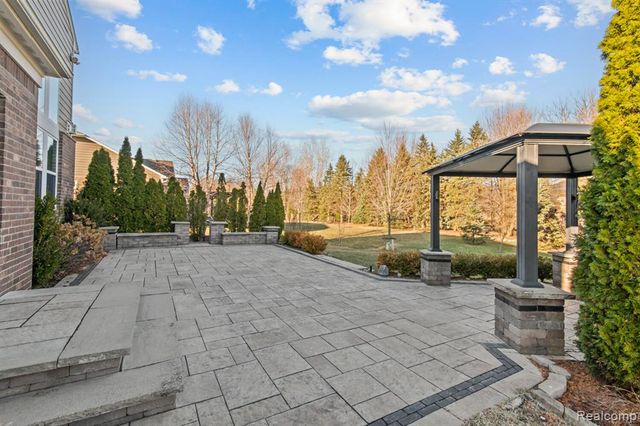 1526 Hickory Ridge Court, Canton, MI 48187