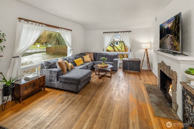 627 Madison Street, Everett, WA 98203