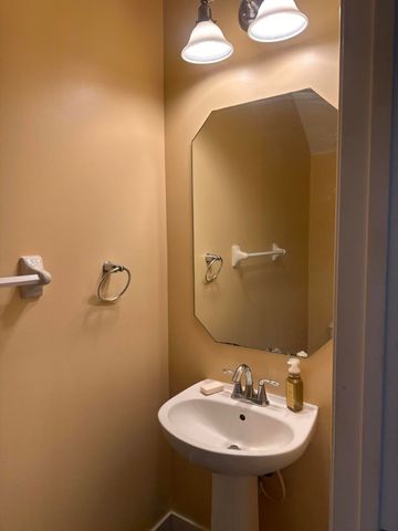 3016 NW 30TH Avenue, Oakland Park, FL 33311
