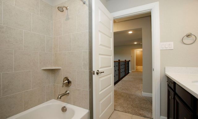 57 Sunrise Crest Trail, Tomball, TX 77375
