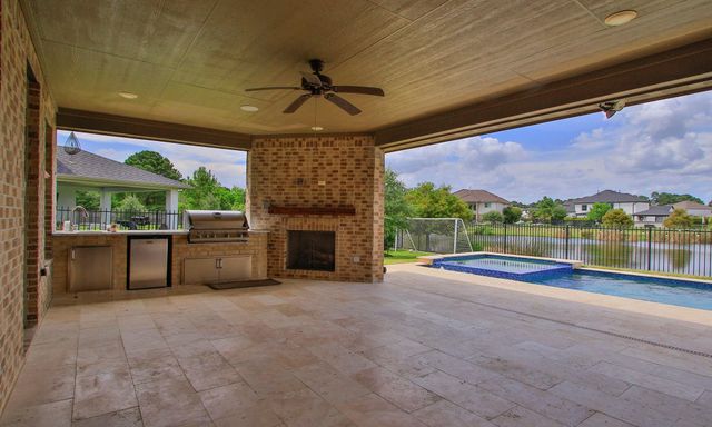 57 Sunrise Crest Trail, Tomball, TX 77375