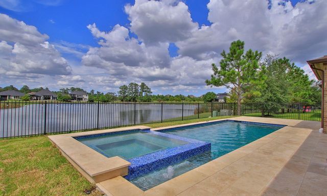 57 Sunrise Crest Trail, Tomball, TX 77375
