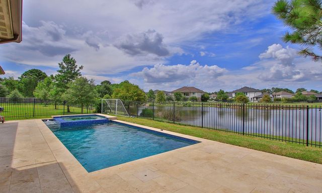 57 Sunrise Crest Trail, Tomball, TX 77375