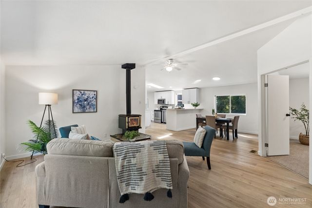 10223 Glenwood Road SW, Port Orchard, WA 98367