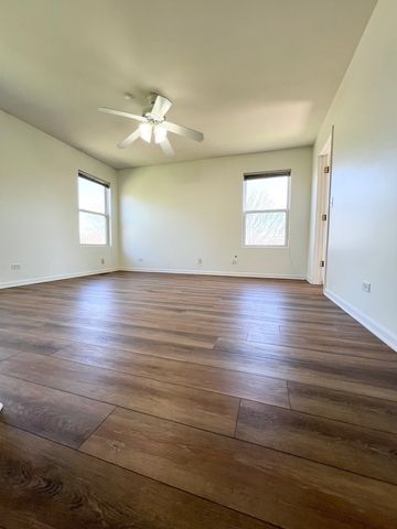 601 Blackstone Court, Aurora, IL 60504
