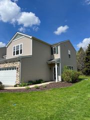 601 Blackstone Court, Aurora, IL 60504