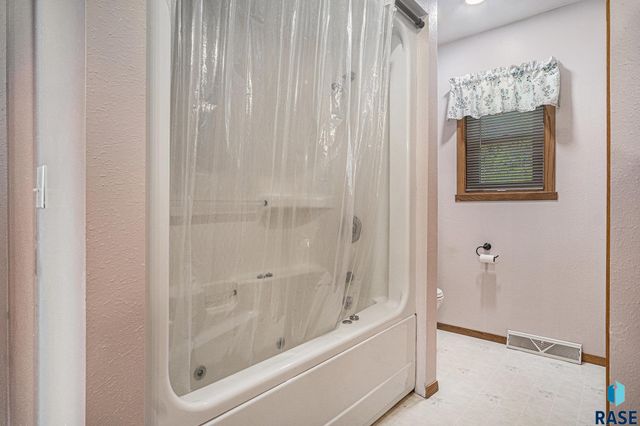 805 College Ave N Avenue N, Wessington Springs, SD 57382