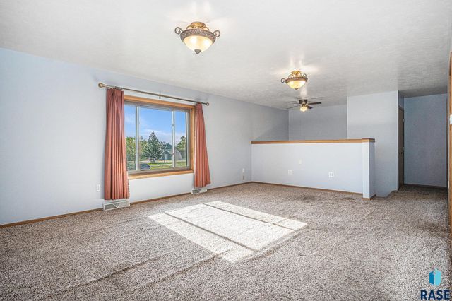 805 College Ave N Avenue N, Wessington Springs, SD 57382