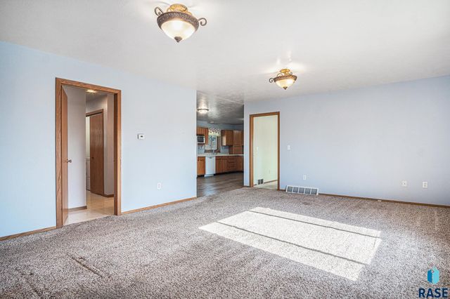 805 College Ave N Avenue N, Wessington Springs, SD 57382