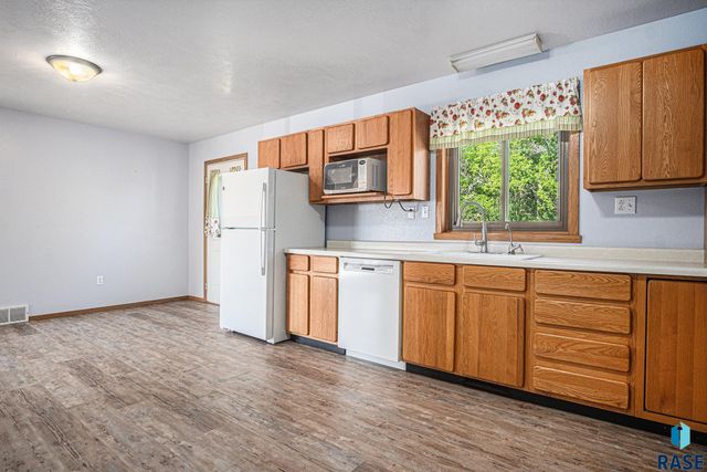 805 College Ave N Avenue N, Wessington Springs, SD 57382