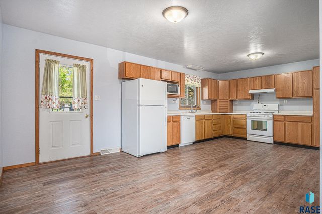 805 College Ave N Avenue N, Wessington Springs, SD 57382