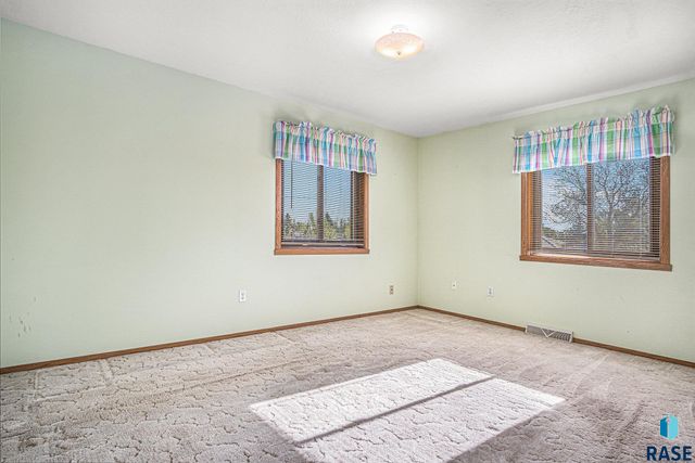 805 College Ave N Avenue N, Wessington Springs, SD 57382